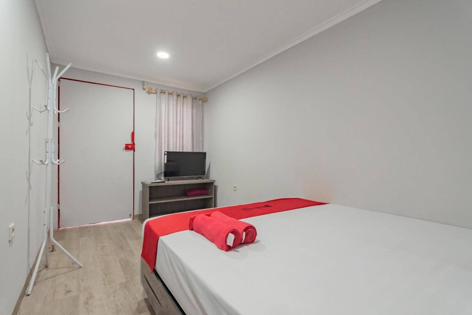 Reddoorz Plus Near Lembang Park & Zoo Luaran gambar