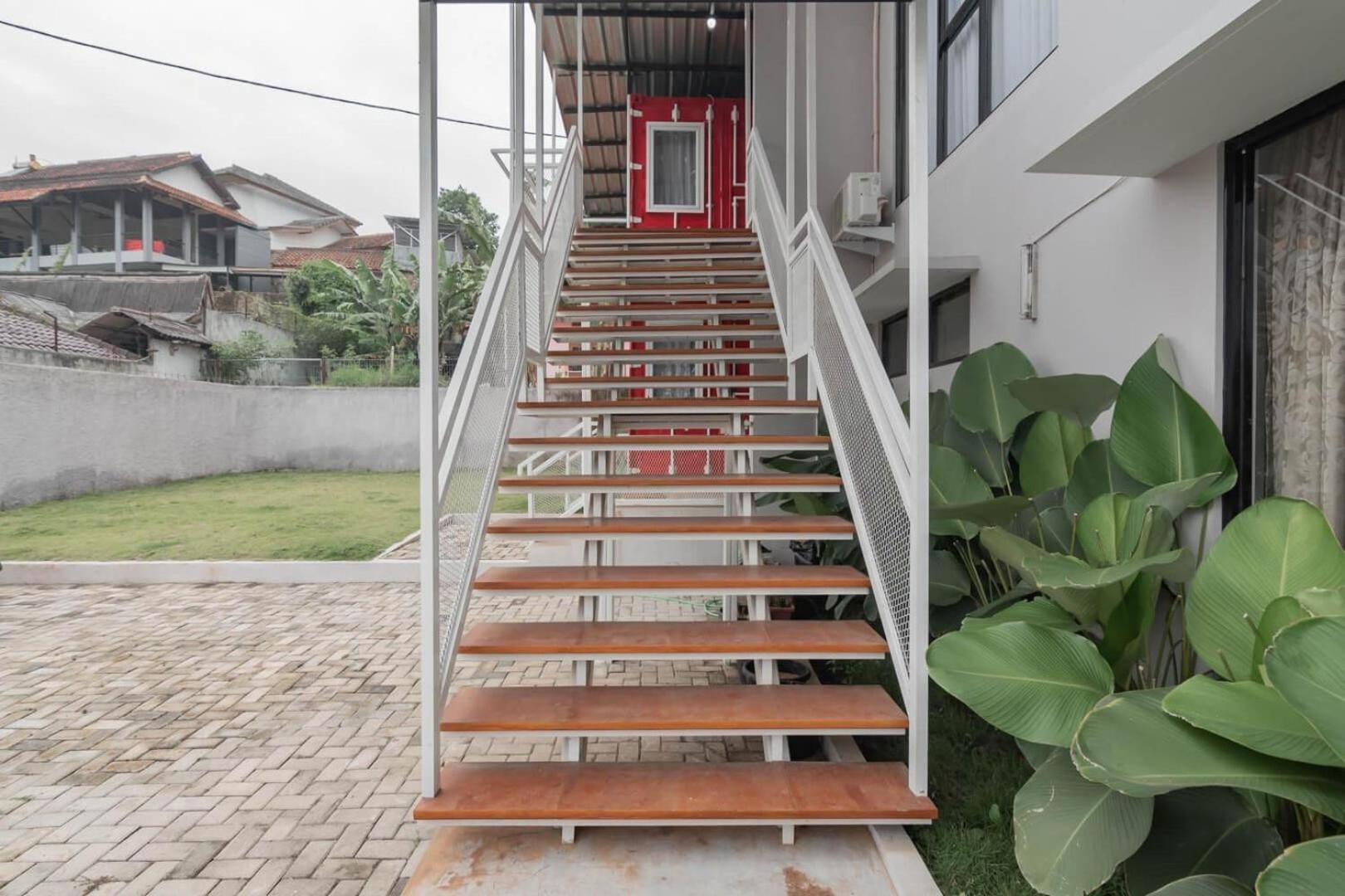 Reddoorz Plus Near Lembang Park & Zoo Luaran gambar