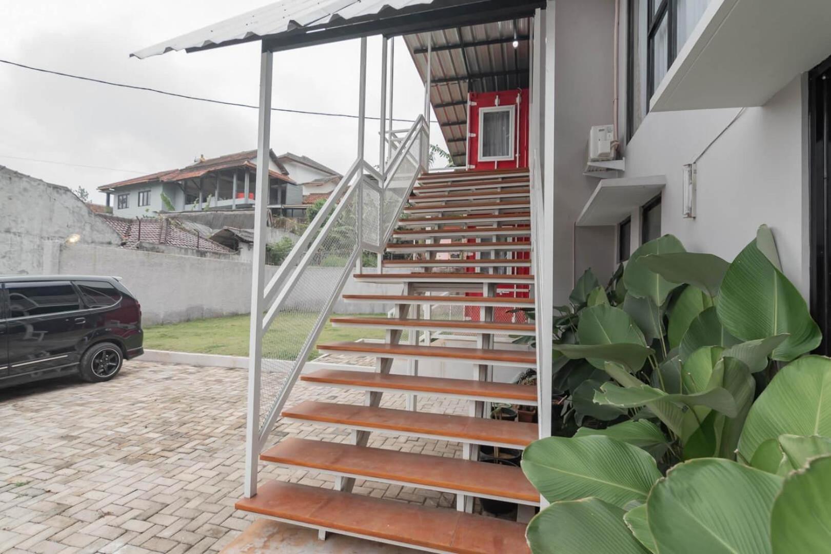 Reddoorz Plus Near Lembang Park & Zoo Luaran gambar